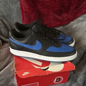 Nike Men's Black and Blue Low-Top Sneakers